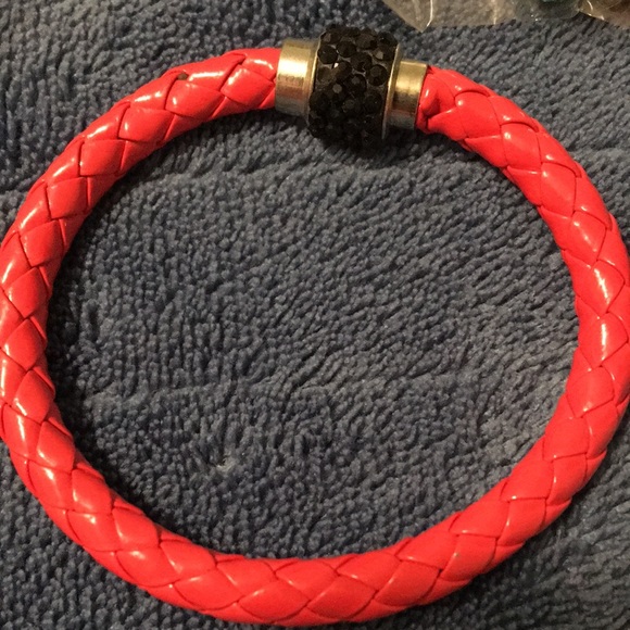 3 New beautiful charm bead bracelets. White, blue, red, turquoise. - Picture 4 of 7